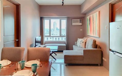 Huge 2BR w/ 4 Queen Beds! 100MBPS & Netflix! .